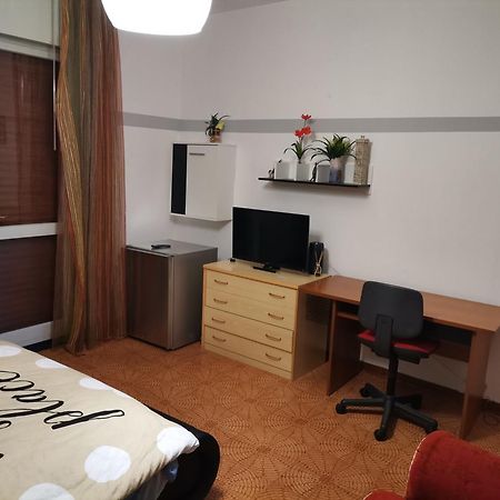 Ampia Camera Con Balcone Privato 波代诺内 外观 照片